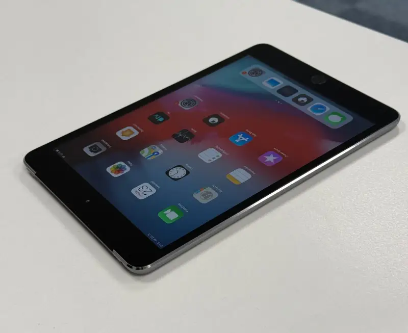 iPad Mini 3 64GB Vesmírně šedá